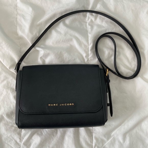 Marc Jacobs Bags Marc Jacobs The Commuter Medium Crossbody Black